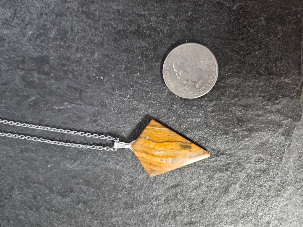 Natural Wood-Grain Agate Geometric Pendant Necklace