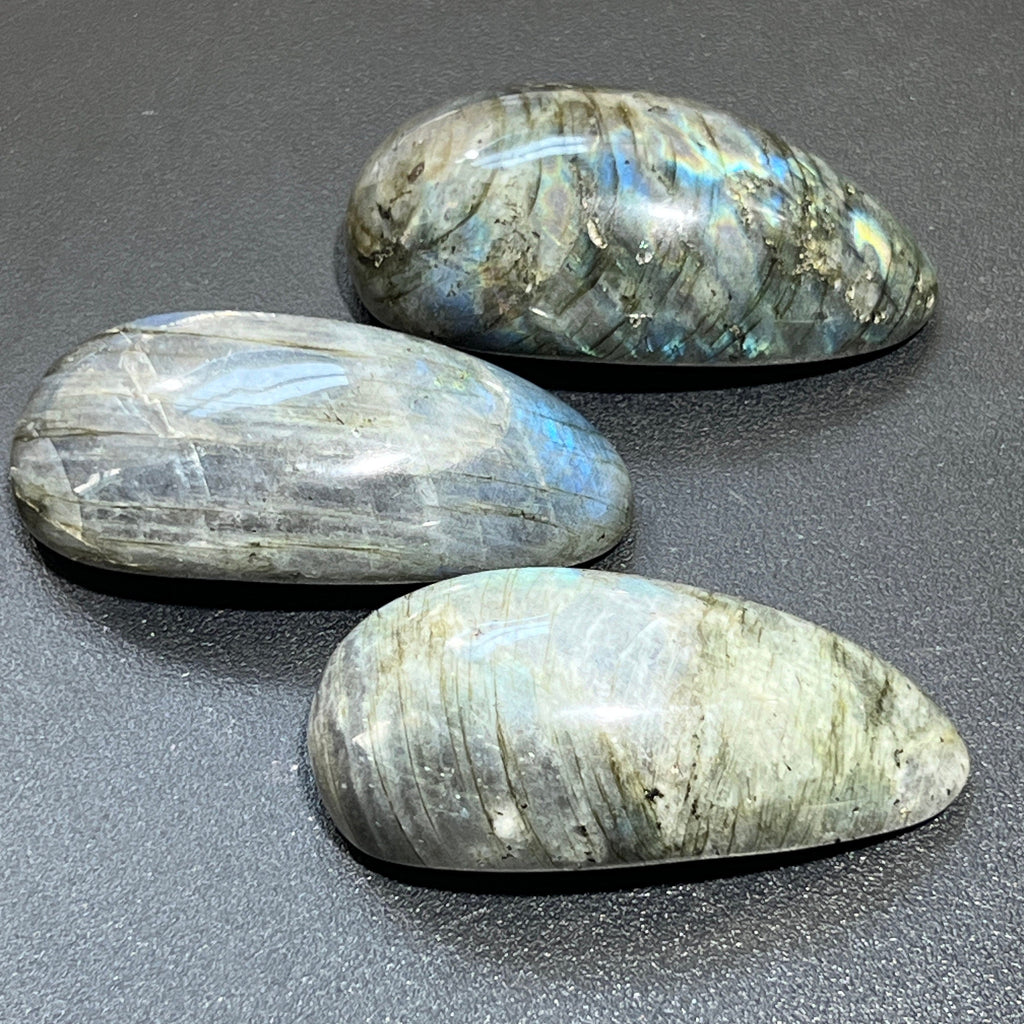 Labradorite Massage Wand, Polished Blue Flash Gemstone Tool, 76 x 38 mm — Madagascar