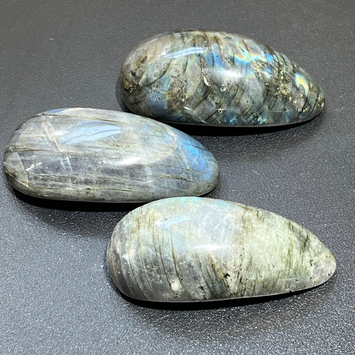 Labradorite Massage Wand, Polished Blue Flash Gemstone Tool, 76 x 38 mm — Madagascar