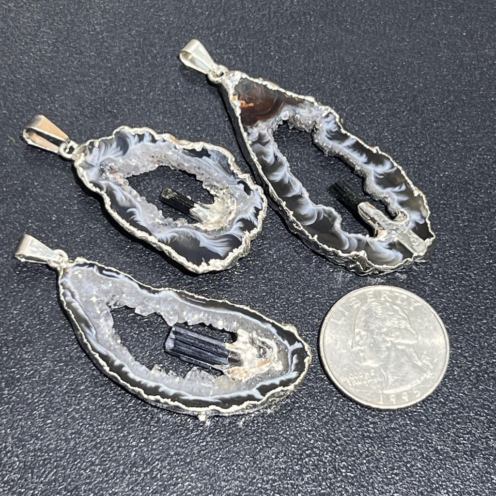 Oco Geode Druzy Pendant with Tourmaline - Silver Plated